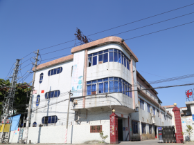 工廠大門(mén)